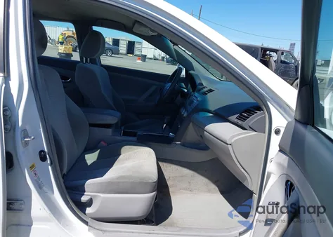 2011 Toyota Camry Le z USA, uszkodzony, nr VIN 4T4BF3EK1BR167905